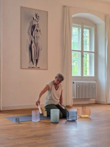 Klangmeditation mit Kristallschalen.