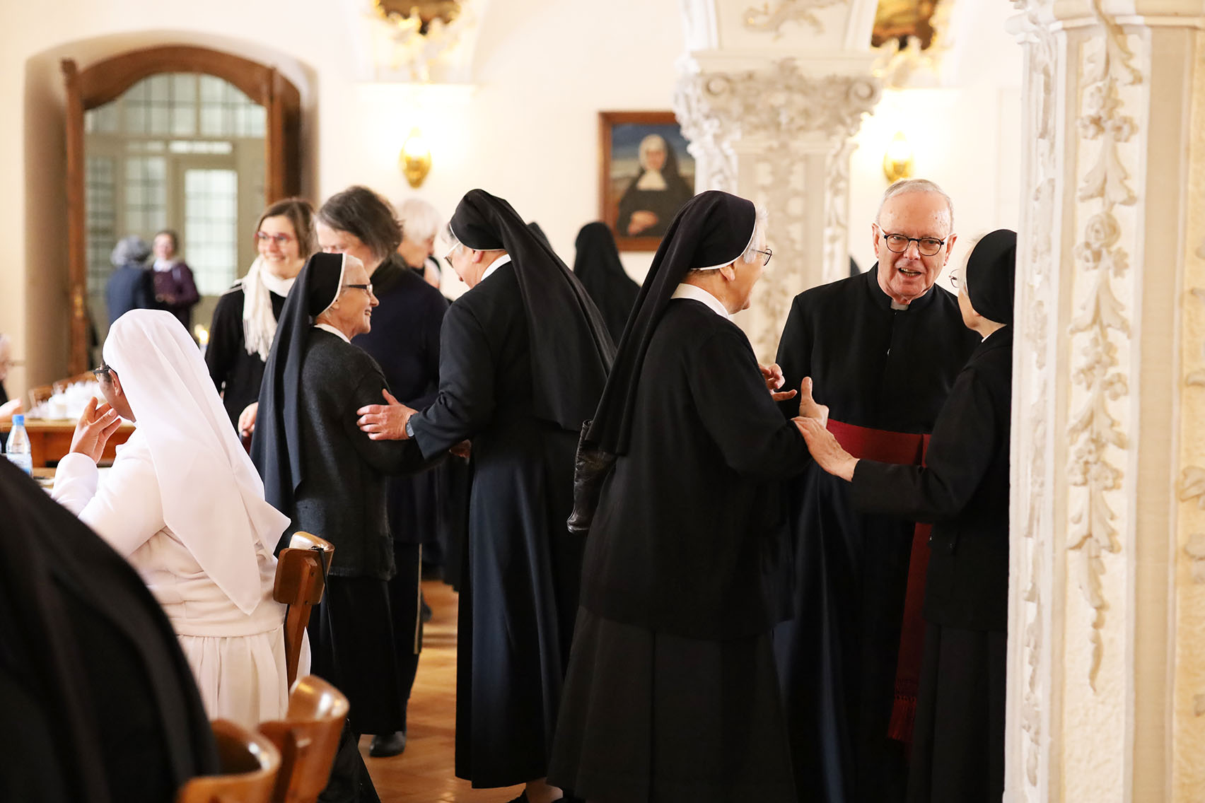 Austausch der Ordensleute im Refektorium im Kloster Oberzell